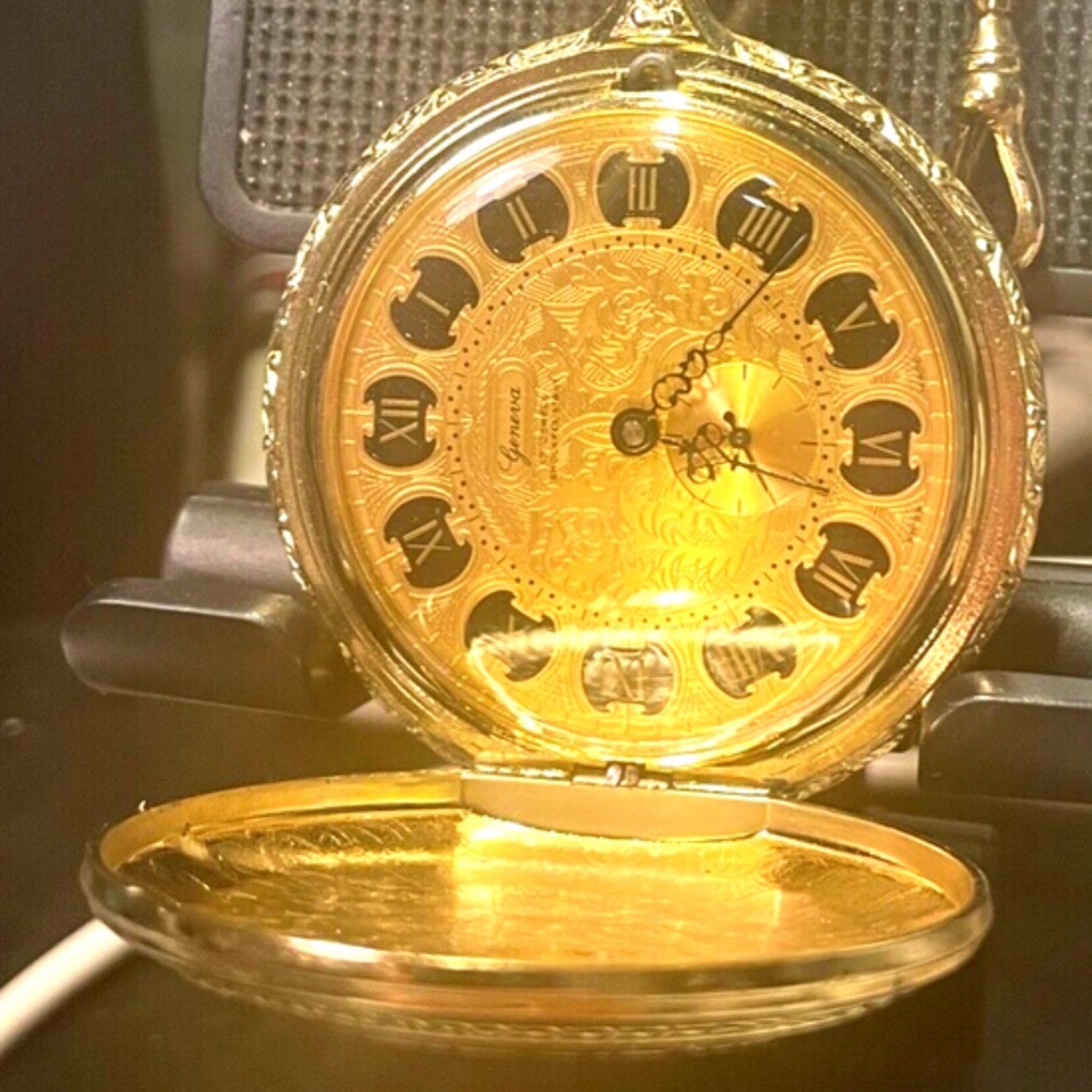 Vintage Geneva Pocket Watch Gold Tone Roman Number Serviced Keeps Time